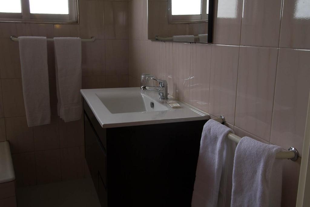 S. Mamede Hotel Guimarães Стая снимка